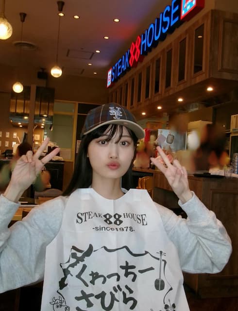 山下美月が“お仕事終わりステーキ”を堪能！