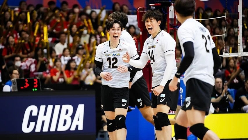 男子バレー日本代表Wエース・石川祐希＆髙橋藍、熱気溢れるプレーショットにファン歓喜！