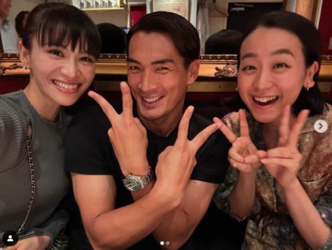 槙野智章が豪華3ショットを披露「どなたが1番可愛い？笑」