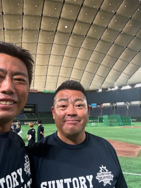 上原浩治、ドリームマッチで小林雅英と再会。「日の丸を背負った味方のマサさん」と笑顔