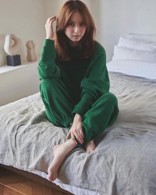 佐々木希がお家スタイルを公開😴「アットホームなのんちゃん可愛い」