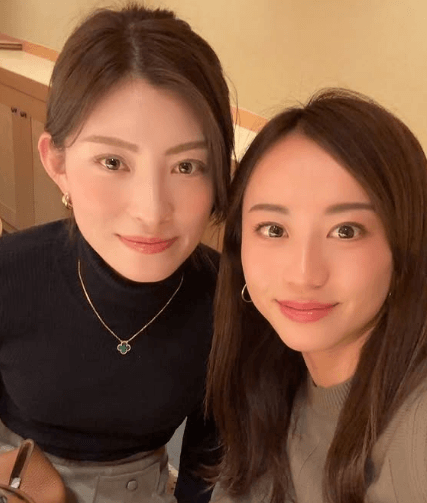 「プロゴルファーに見えない」話題のゴルフ女子、”女優並み”と称賛のダブル美女ショット披露！