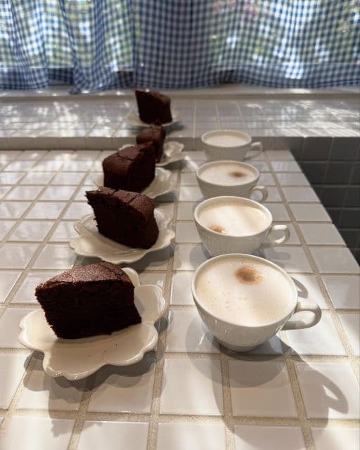 「スタッフとの仕事のスタートは楽しく」栗原はるみ、コーヒーとチョコレートテリーヌで元気に始める朝！