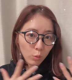 松井珠理奈、「11/17イベントきてね」ファンへラブコール！メガネ姿に「可愛すぎる」の声続出