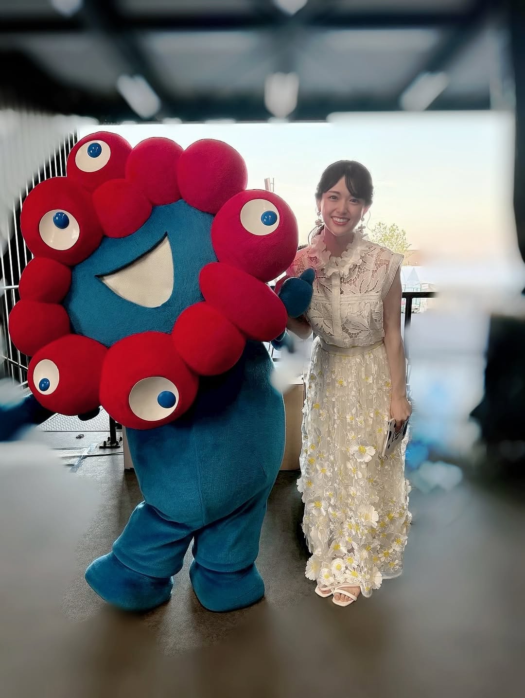 「衣装がよく似合う！」松村沙友理、関西万博の大阪ウィーク夏にてMCを務めたことをファンに報告！