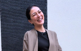 「“感謝”がオシャレに滲み出る」板谷由夏、心も装いも軽やかな私服ショットに称賛の声「元気もらえる」「なんてオシャレな着こなし」