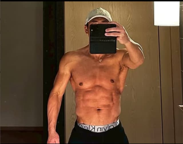 「現役復帰！？」魔裟斗がエイプリルフールに投稿した写真にファンが反応！