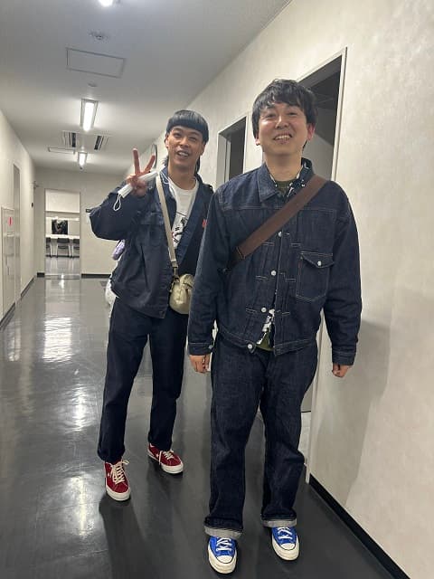 「ほぼペアルックで可愛いすぎ」ニッポンの社長・辻がバッテリィズの息ピッタリな2ショットを投稿