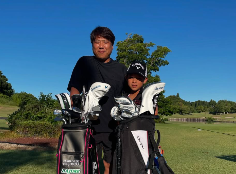 親子ゴルフに感動の声続出！“人生初バーディー”にファンも歓喜