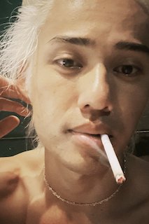 「きついって」超人気YouTuber 喫煙ショットに批判殺到？健康を心配する声も…