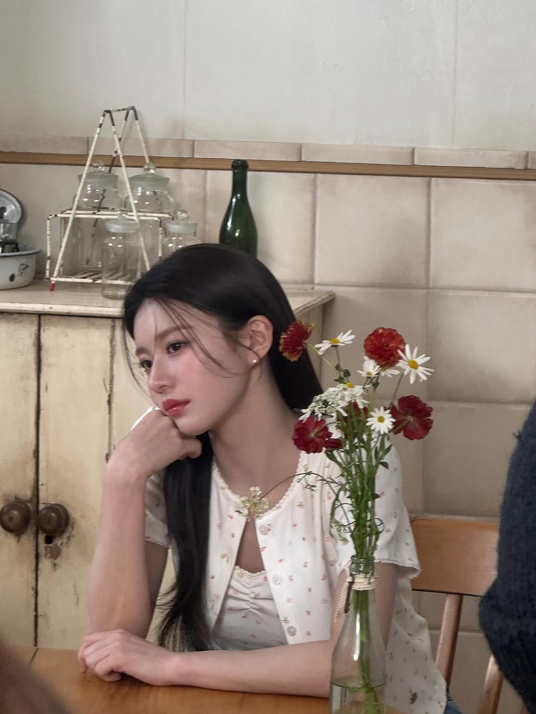 これは眼福すぎる…！コ・ユンジョンが20日ぶりにインスタグラムを更新で貴重なオフショットを大放出