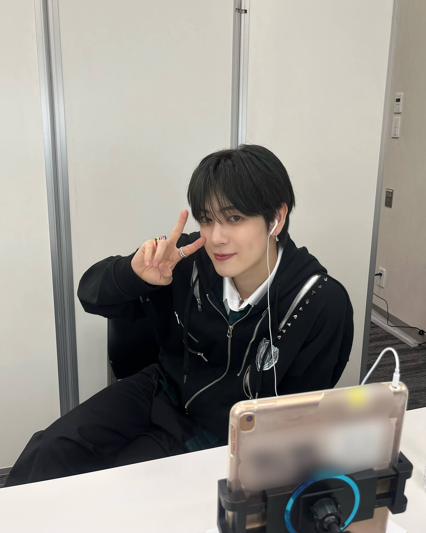 大人気アイドルINI　オフライン特典会のビジュが良すぎると話題に