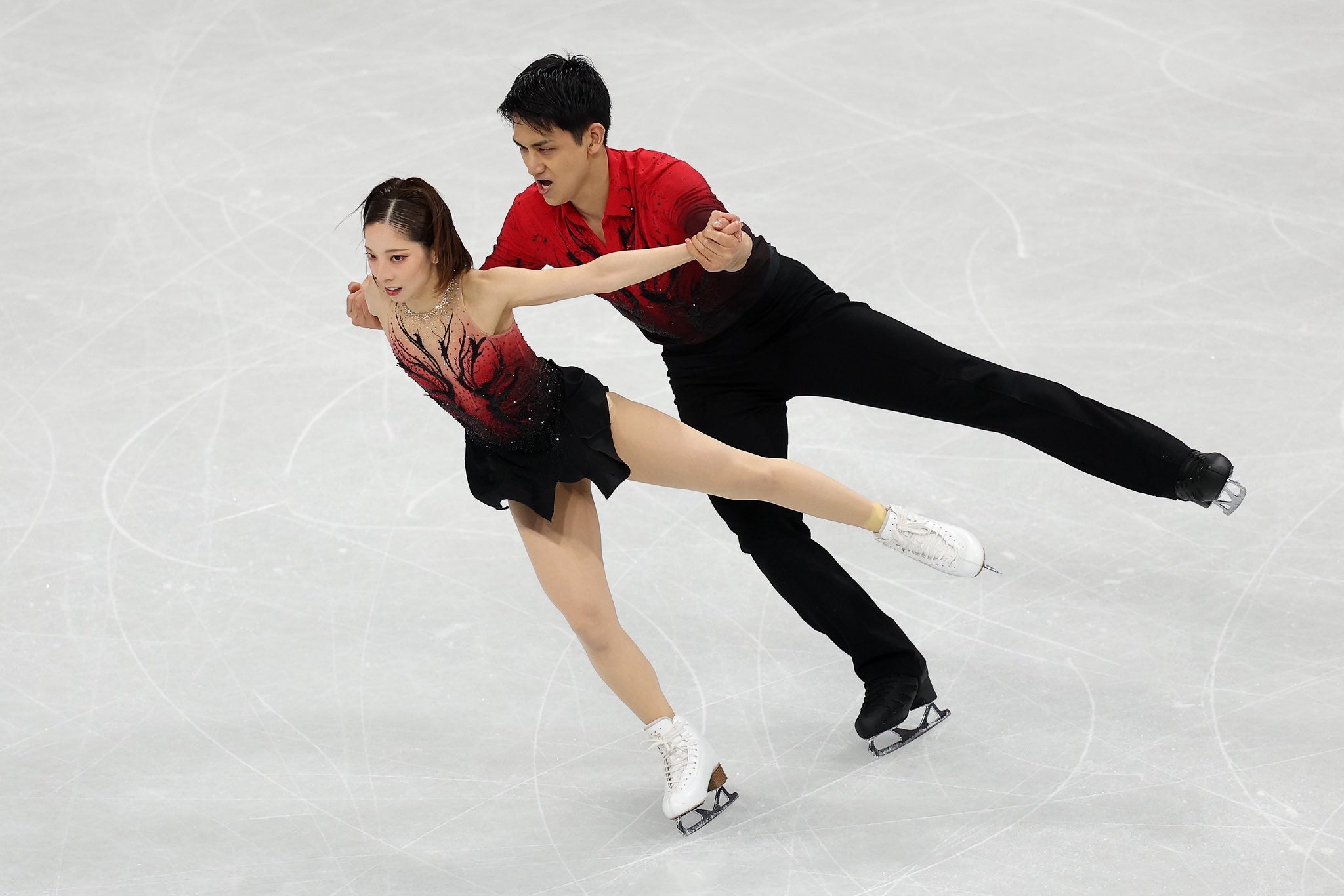 【フィギュア】りくりゅうSP5位発進 得意のリフトでミス、首位と6.90点差