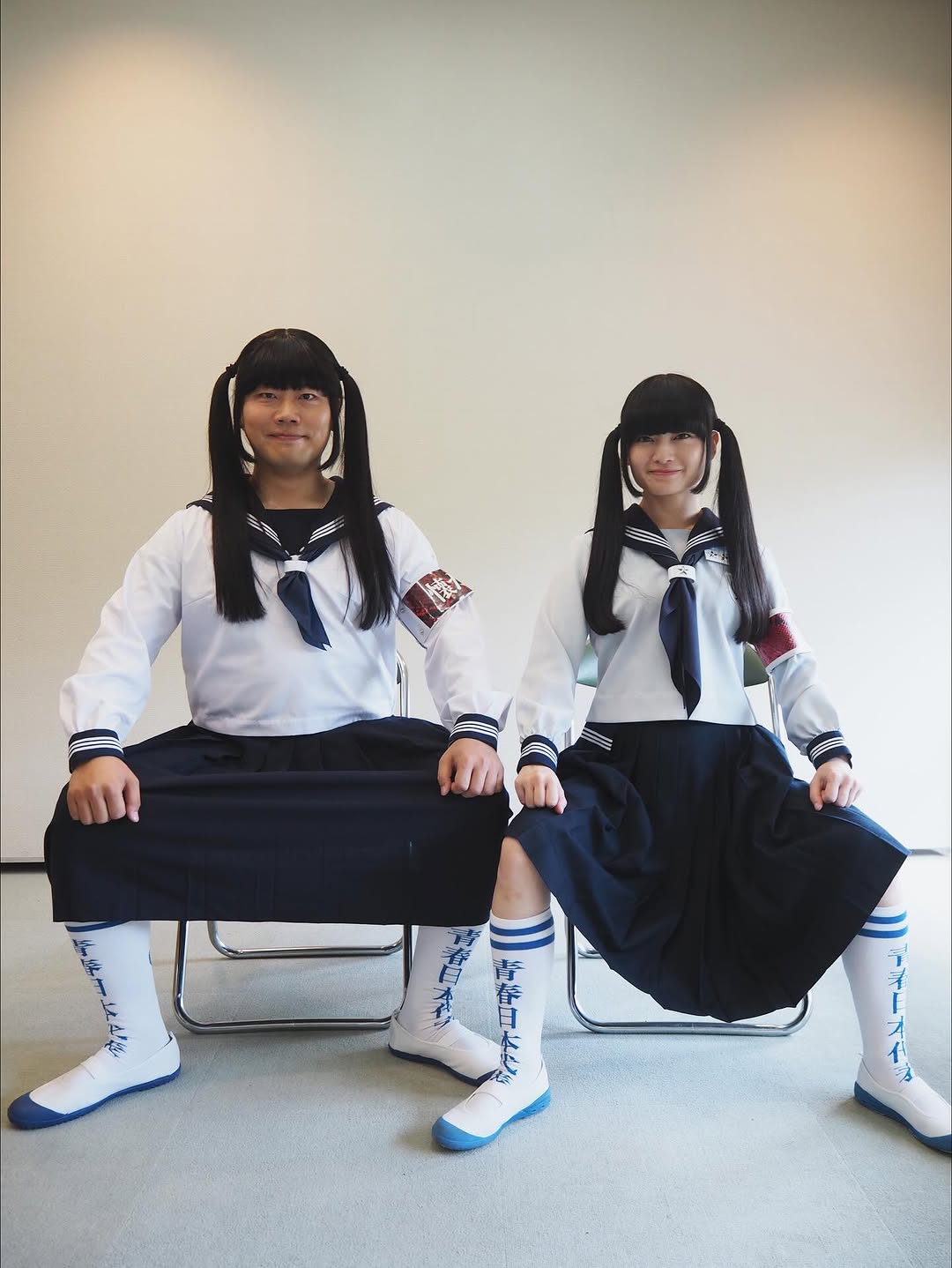 「どっちがMIZYU！？」“新しい学校”×“懐かしい学校”の奇跡のシンクロショットに話題沸騰