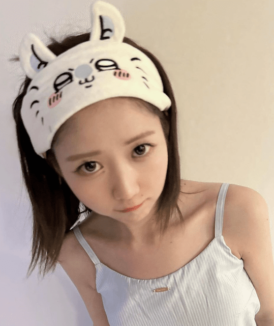 「世界一可愛い」人気アイドルがいつもと違った様子を公開し話題に