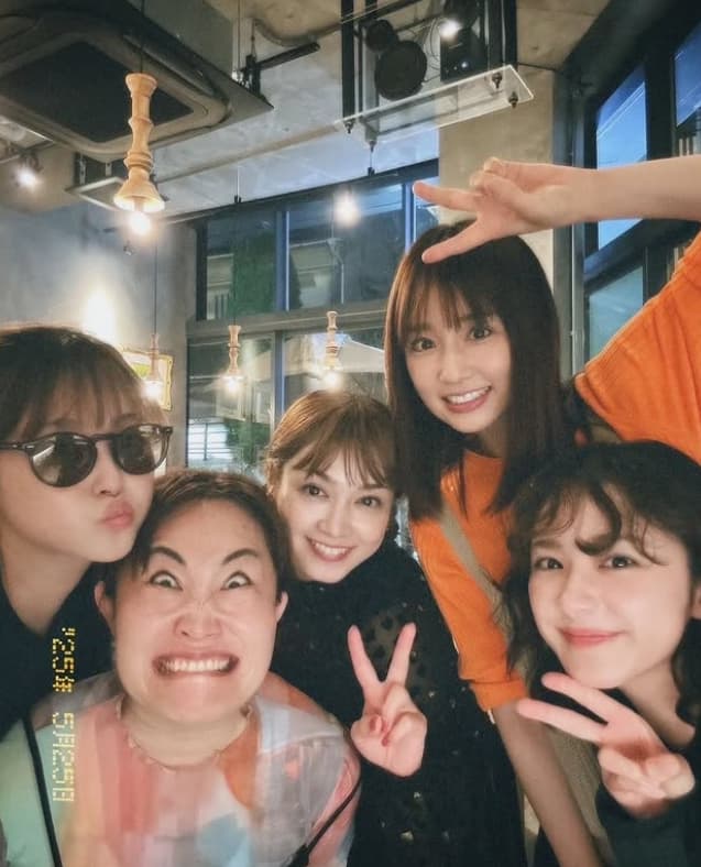 「超豪華集合写真!」小倉優子・鈴木奈々・平姉妹・キンタロー。らが勢揃い！週末の賑やかすぎる夜に注目集まる！