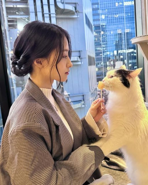 グラドル・澄田綾乃が「写真で一言 」募集中？可愛すぎて「それどころではない」の声も