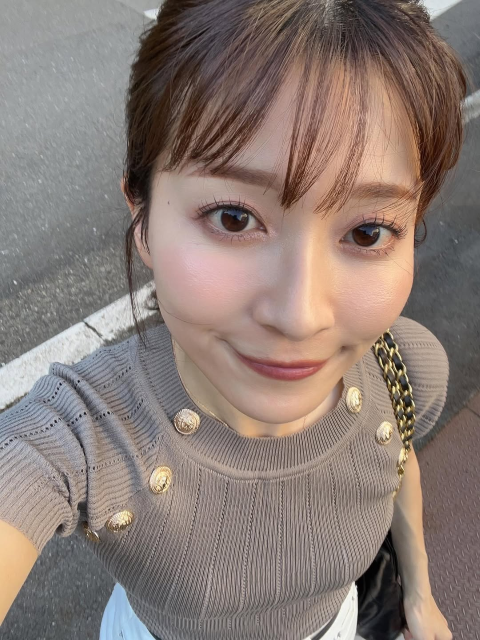 「美しすぎる」「お洒落〜」元TBS美人フリーアナ、爽やか白パンツスタイルの夏コーデにファン歓喜！