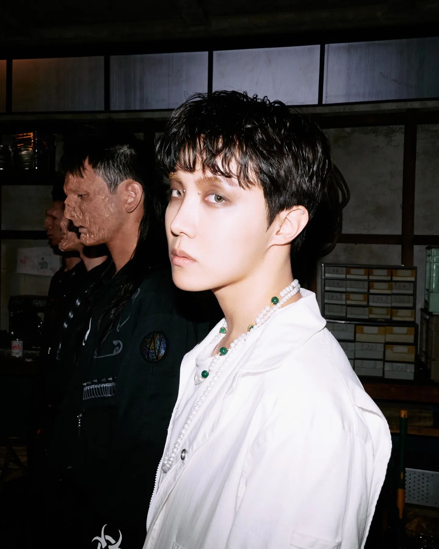 BTS・J-HOPEがソロ活動開始からファンも驚愕の大変身を遂げる