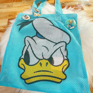 新垣里沙、激推しバッグを披露！ドナルドダック愛が炸裂