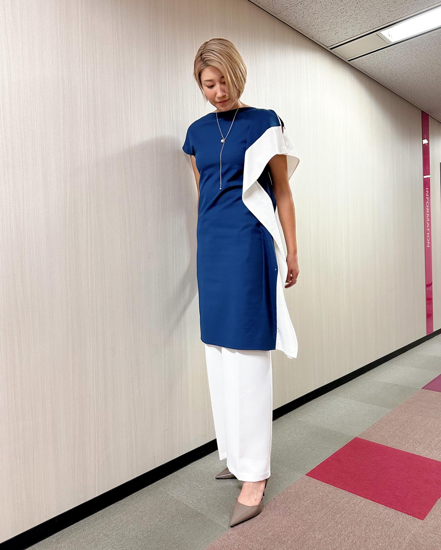 狩野舞子、スタイル抜群の着こなしに絶賛の反響「青は着ていて安心感のある色」