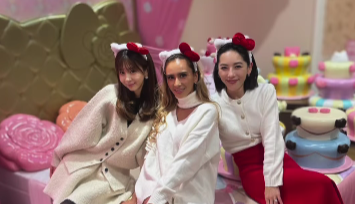 ほしのあき、ピューロランドへ！キティちゃんカチューシャで推し活を満喫！