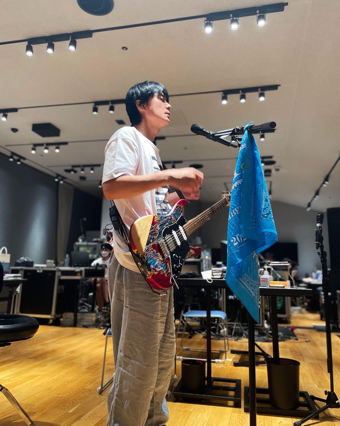 少年のような福山雅治さんに「53歳とは思えない」「前髪サラサラ」「永遠の少年」の声