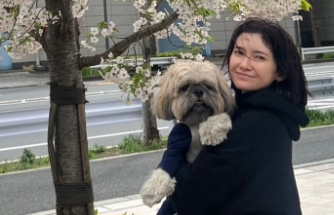 「桜の中で抱かれるモフ天使」市川紗椰、愛犬との春ショットに癒される声続出！