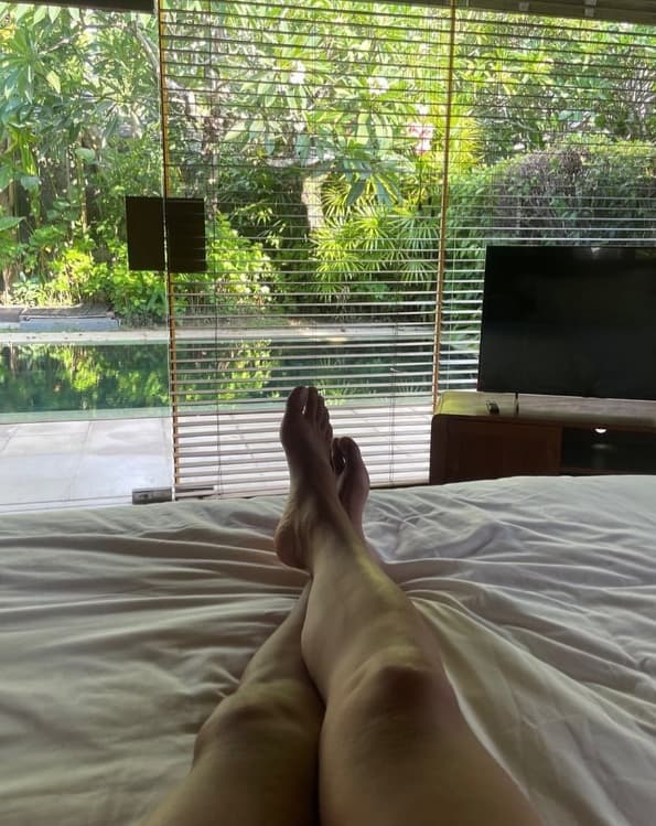 しっかり休むのも大事！泳いでシャワーの後、ちゃんと寝てました。でファンにほっこり