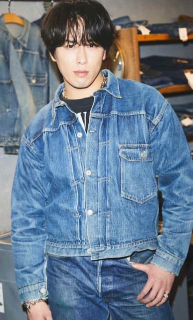 「最後のピースと笑顔やばい」Snow Man・宮舘涼太の最新ショットにファンメロメロ！