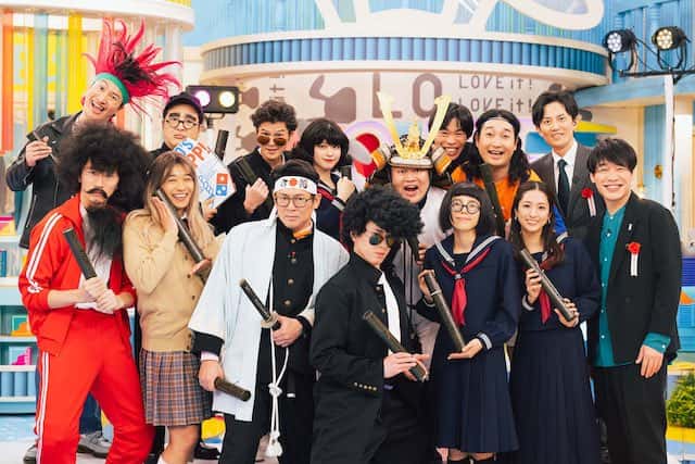 「最高の卒業写真です」かが屋・加賀の撮影した芸能人達の卒業写真が話題に👀