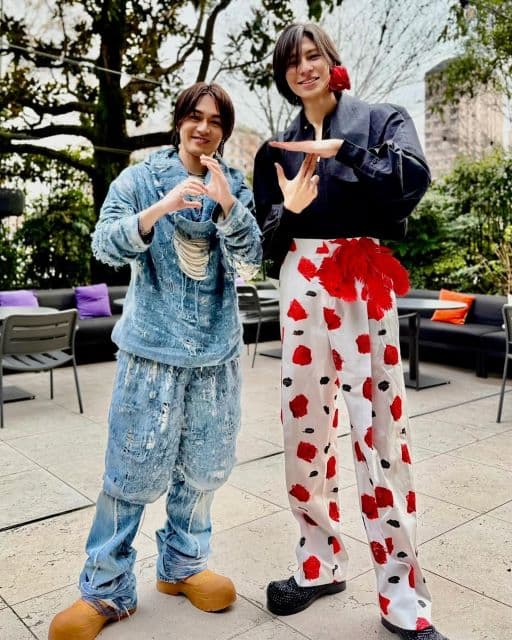 Travis Japan・松田元太、Snow Man・ラウールとミラノで2ショット！かっこよく決めるもあるハプニングが発生？！