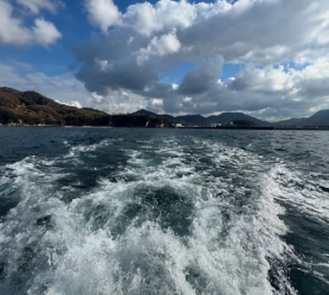 ビーチバレー野口彩陽、人生初の魚捌きに挑戦！フォロワーにハマチ料理を募集中