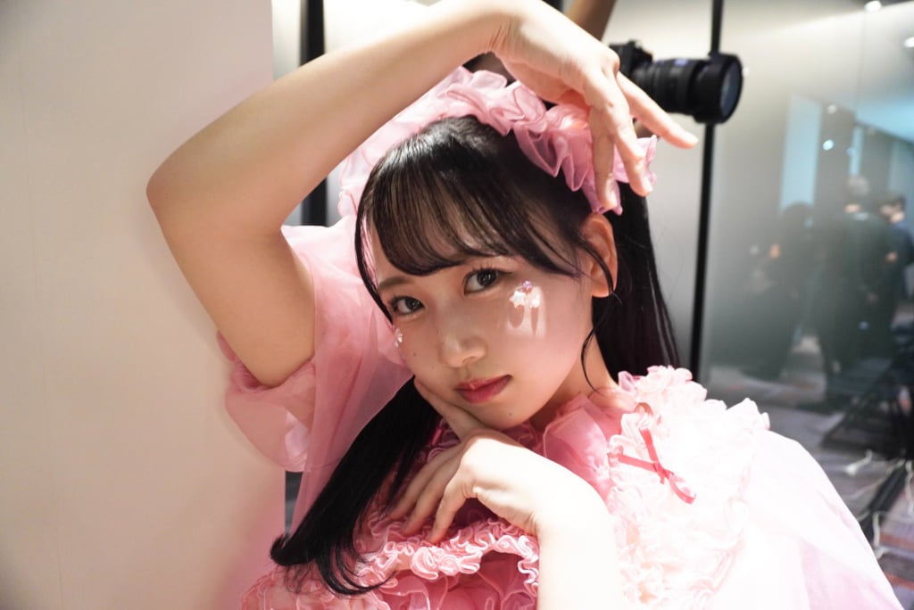 FRUITS ZIPPER松本かれん、公演後に“アンニュイ”ショット公開！可愛さにファン悶絶