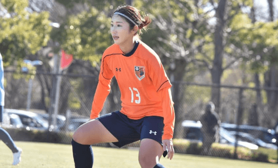 「ユニ姿が素敵です…」美しすぎるプロサッカー選手・仲田歩夢、オレンジユニ姿の”女神フィールド・ショット”にファン見とれてしまう