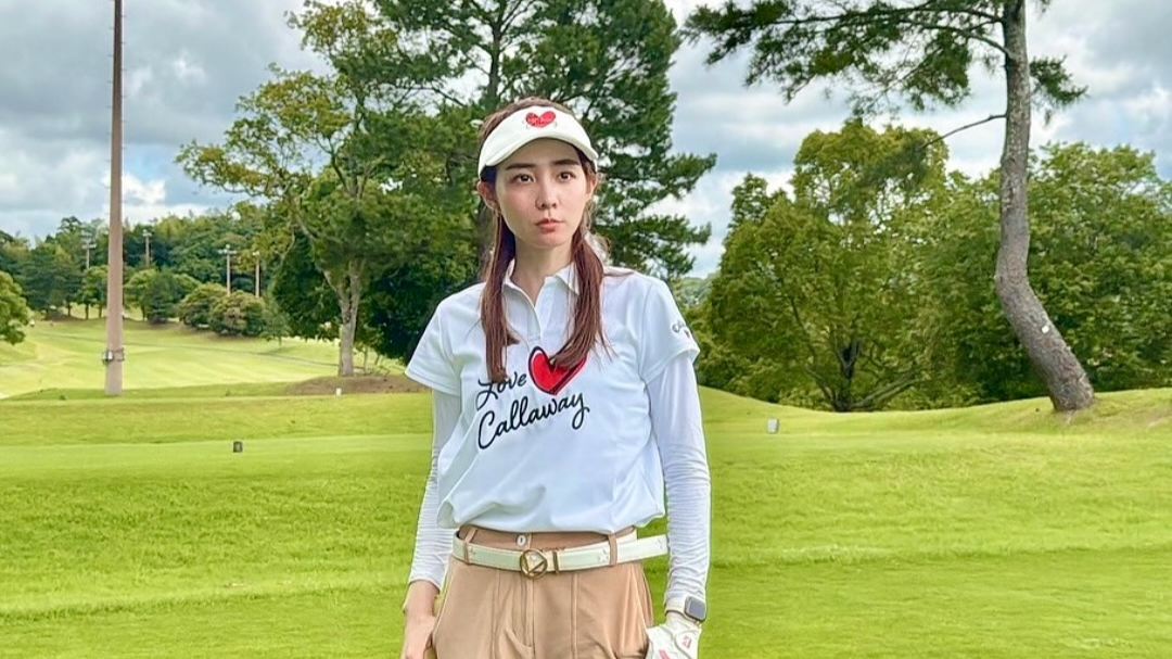 「涼しくなったらまた行きたい」モデル・利水つばさ、ゴルフコーデを披露