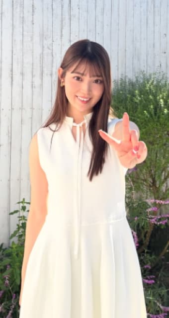 ピースが可愛すぎ！元乃木坂48・阪口珠美 オフショットを披露！