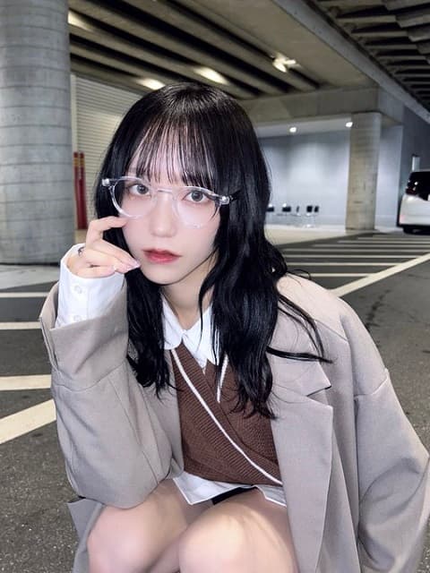 「クールな顔面最強！」イコラブ 野口衣織が秋コーデの写真を投稿