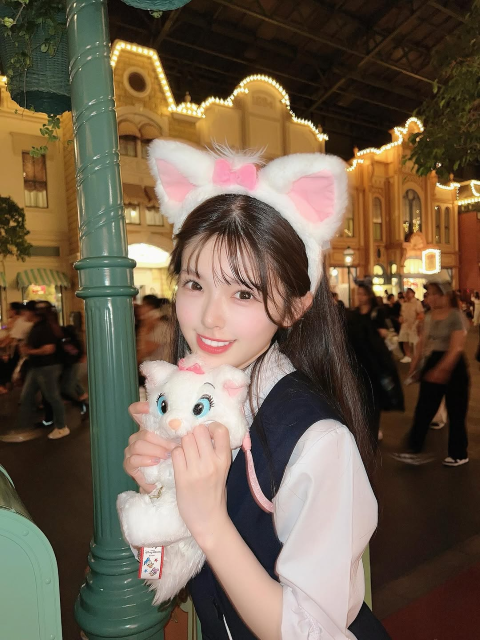 「制服1人ディズニーしてきたよ」fav me・中本こまり、可愛すぎるケモミミカチューシャONショットにファンメロメロ！？