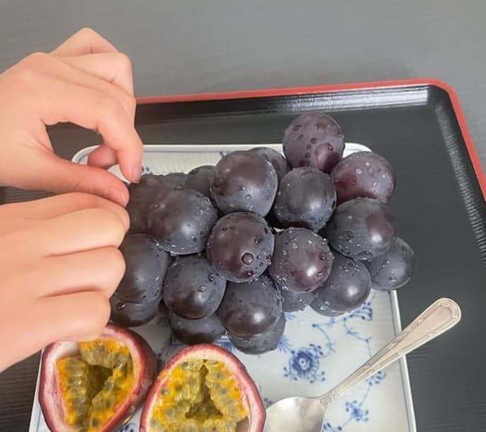 市川海老蔵　果物を囲んで、心温まるひととき