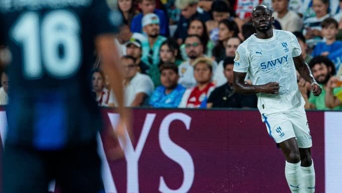 “力強い一枚” クリバリが試合中の写真を投稿