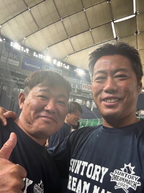 「ドラフト同期入団でした」元プロ野球・上原浩治が福留孝介とツーショットを披露