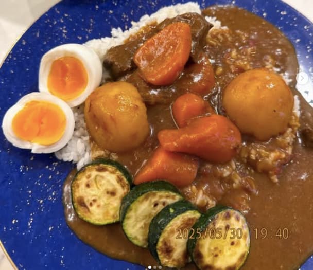 小川菜摘が野菜たっぷりのカレーを投稿
