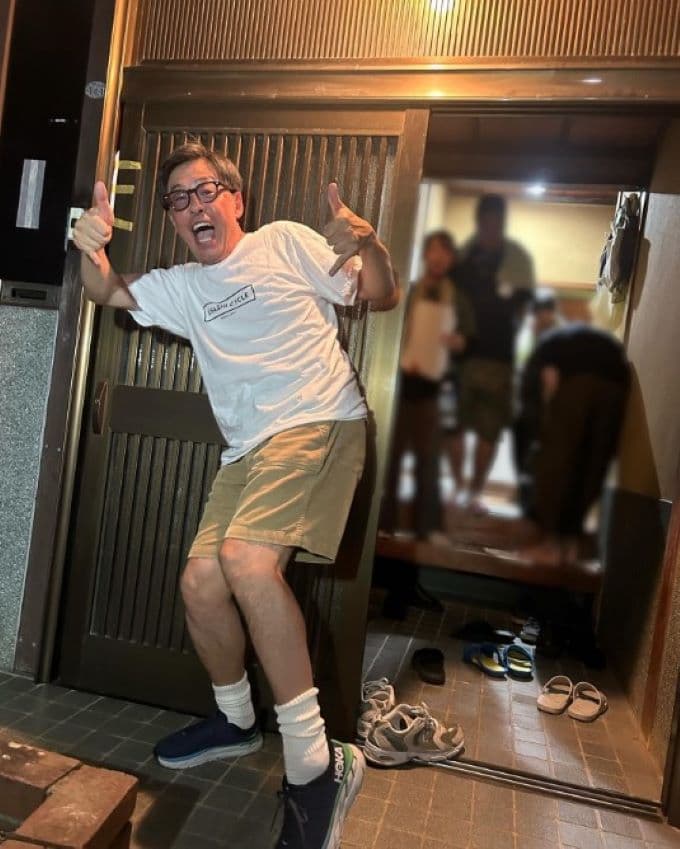 光石研、ハイテンションでパシャリ「憲さんスタイル✌️」