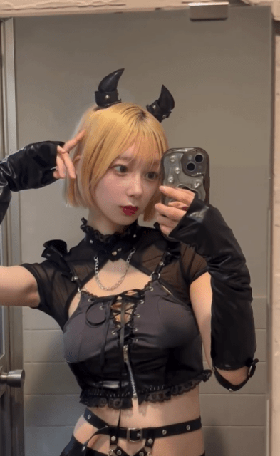 人気レイヤー・レイラ「激カワ小悪魔」コスでファンを誘惑⁉︎