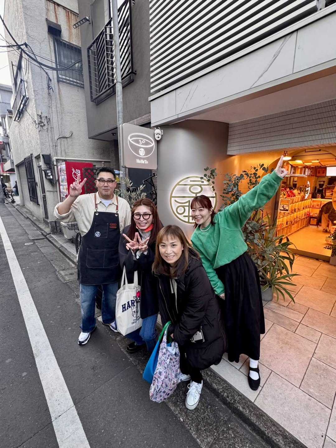 元女子バレー代表・秋本愛、笑顔あふれる新大久保デートに反響