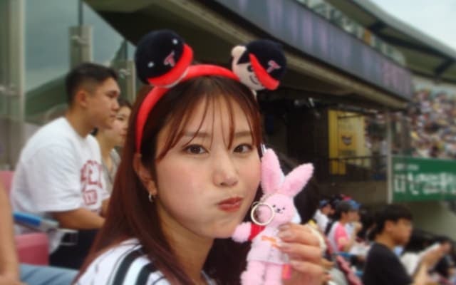 稲村亜美が韓国で野球観戦を楽しむ「日本とは違う雰囲気で楽しかった〜〜」