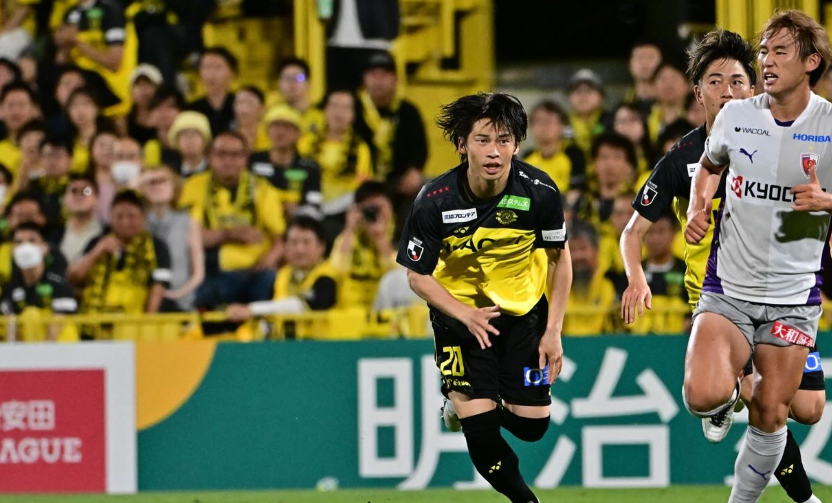 柏MF・瀬川祐輔がJAXA技術採用“ACCERATOR”スパイクを紹介