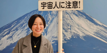 「あのドラマのセットに大興奮！？」市井紗耶香、感激のオフショット公開