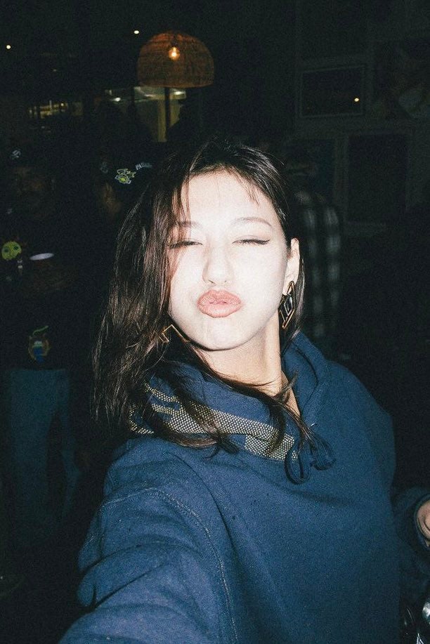 西内まりや、“キス顔”最新ショットを公開「めちゃかわいい」「最高です」